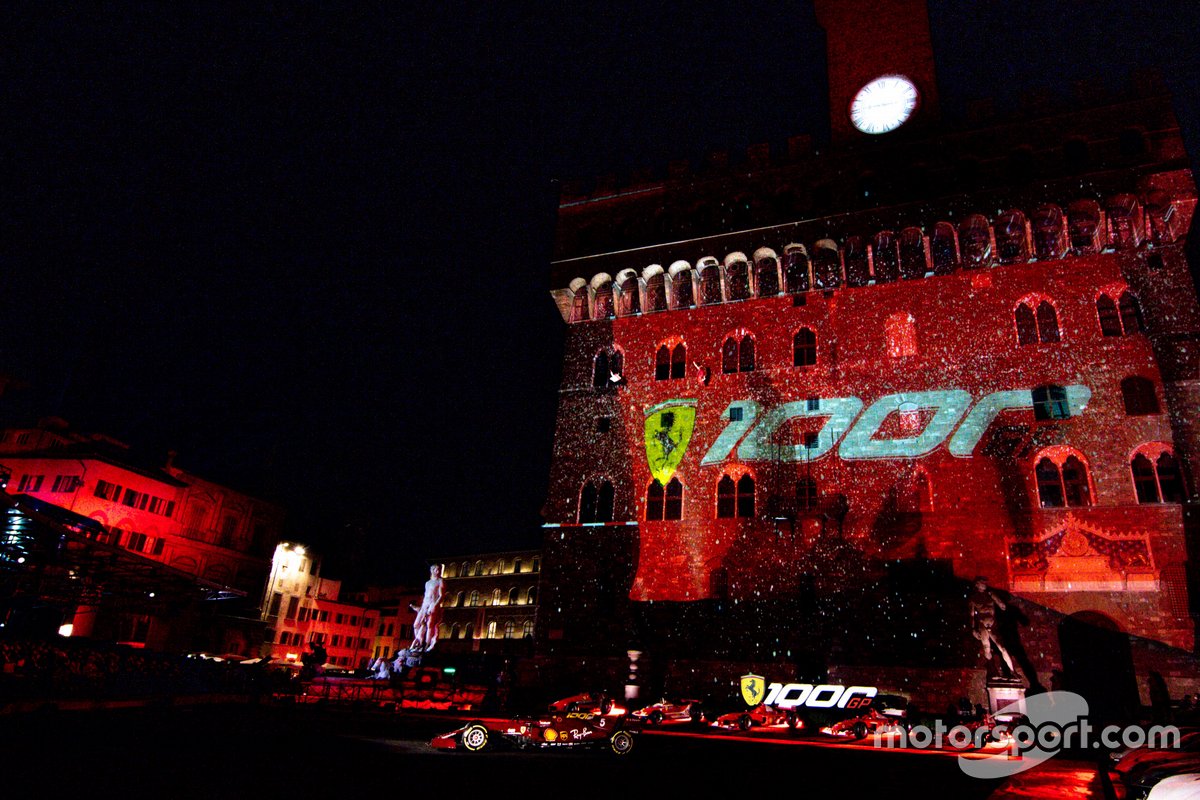 Ambiente de la celebración de los 1000 GP de Ferrari