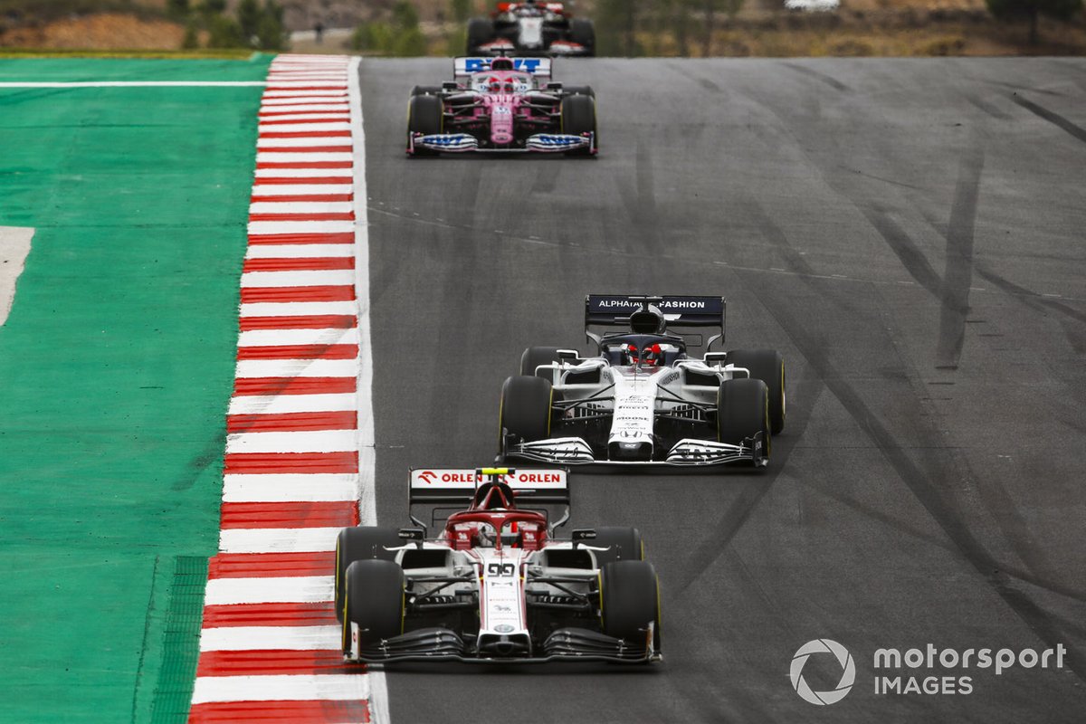 Antonio Giovinazzi, Alfa Romeo Racing C39, Daniil Kvyat, AlphaTauri AT01, e Sergio Perez, Racing Point RP20