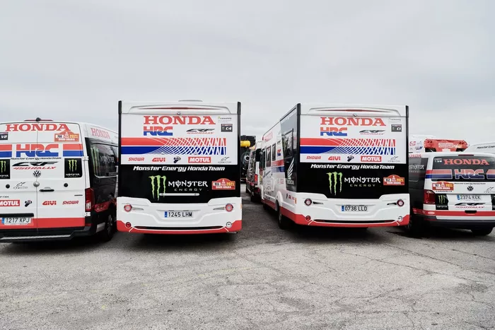 Embarque del Dakar 2021 en Marsella