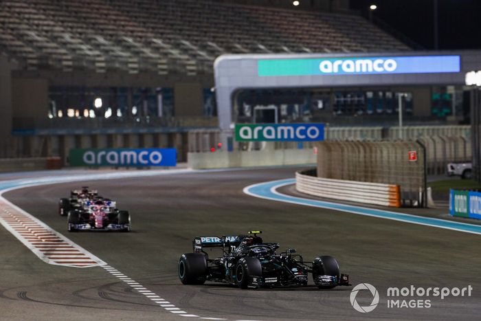 Valtteri Bottas, Mercedes F1 W11, Sergio Pérez, Racing Point RP20