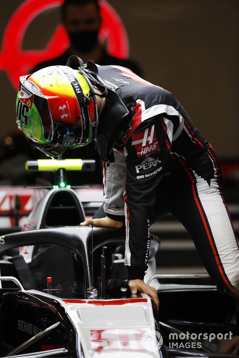 Mick Schumacher, Haas VF-20, enters his cockpit