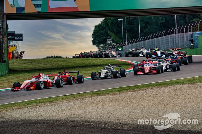 Salida: David Vidales, Prema, en cabeza