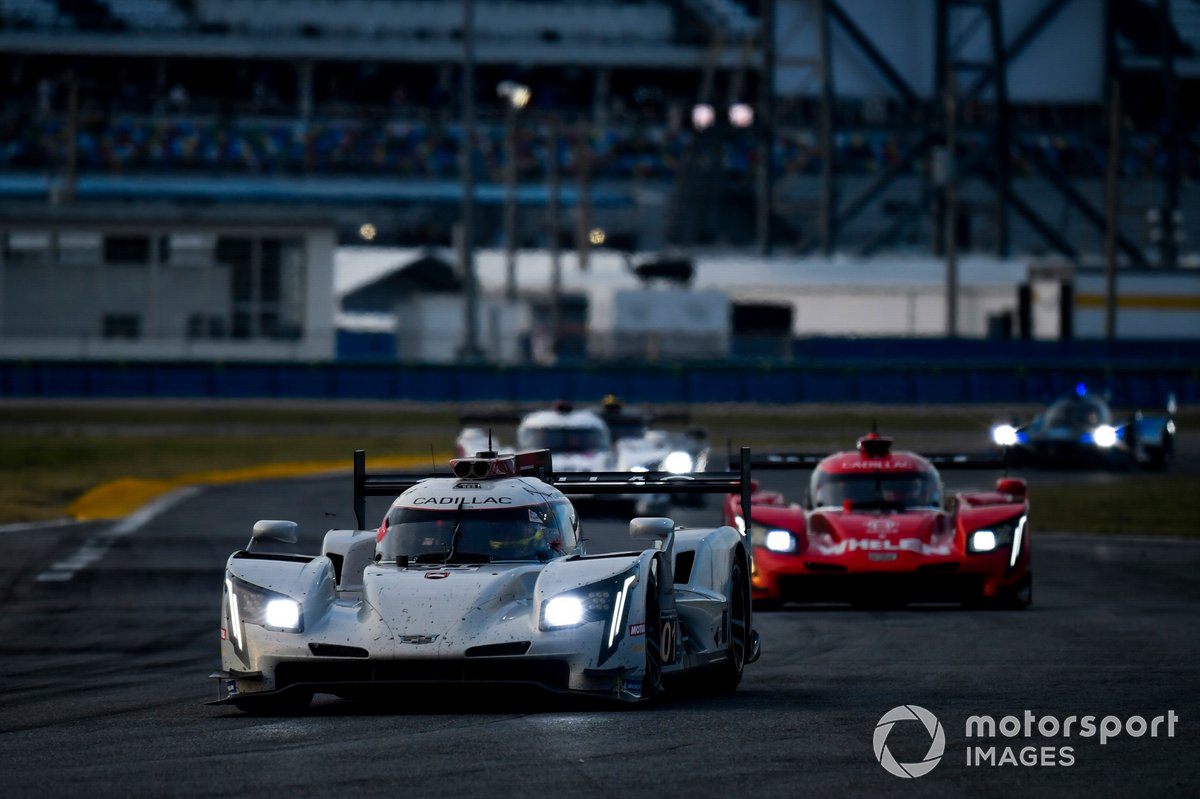 #01 Cadillac Chip Ganassi Racing Cadillac DPi, DPi: Scott Dixon, Renger van der Zande, Kevin Magnussen