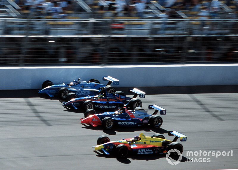 Four-Wide-Racing in Fontana: Greg Moore, Cristiano da Matta, Mark Blundell, Robby Gordon