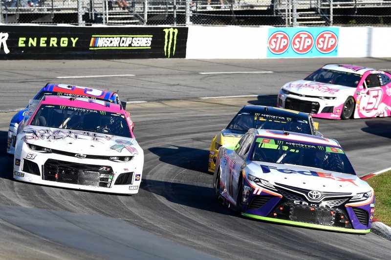 Denny Hamlin, Joe Gibbs Racing, Toyota Camry FedEx Freight, J.J. Yeley, Rick Ware Racing, Chevrolet Camaro GOTTA KILL IT TO HEAL IT