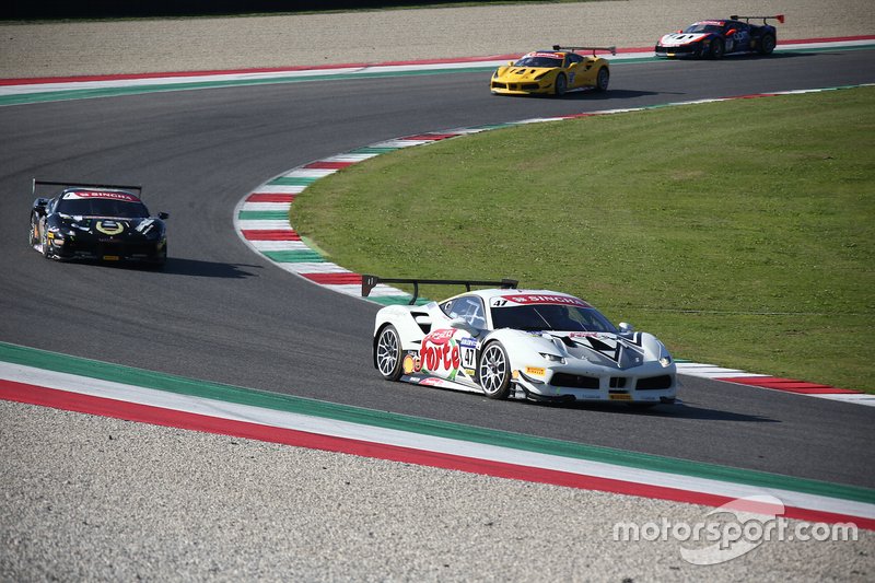 #47 Ferrari 488 Challenge, Ferrari Budapest: Adam Carroll