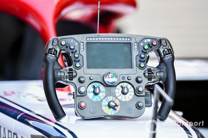 El volante del Alfa Romeo Racing C38