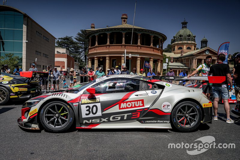 #30 Honda Racing Team JAS Honda NSX GT3: Dane Cameron, Renger Van Der Zande, Mario Farnbacher