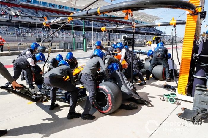 Carlos Sainz Jr., McLaren MCL34