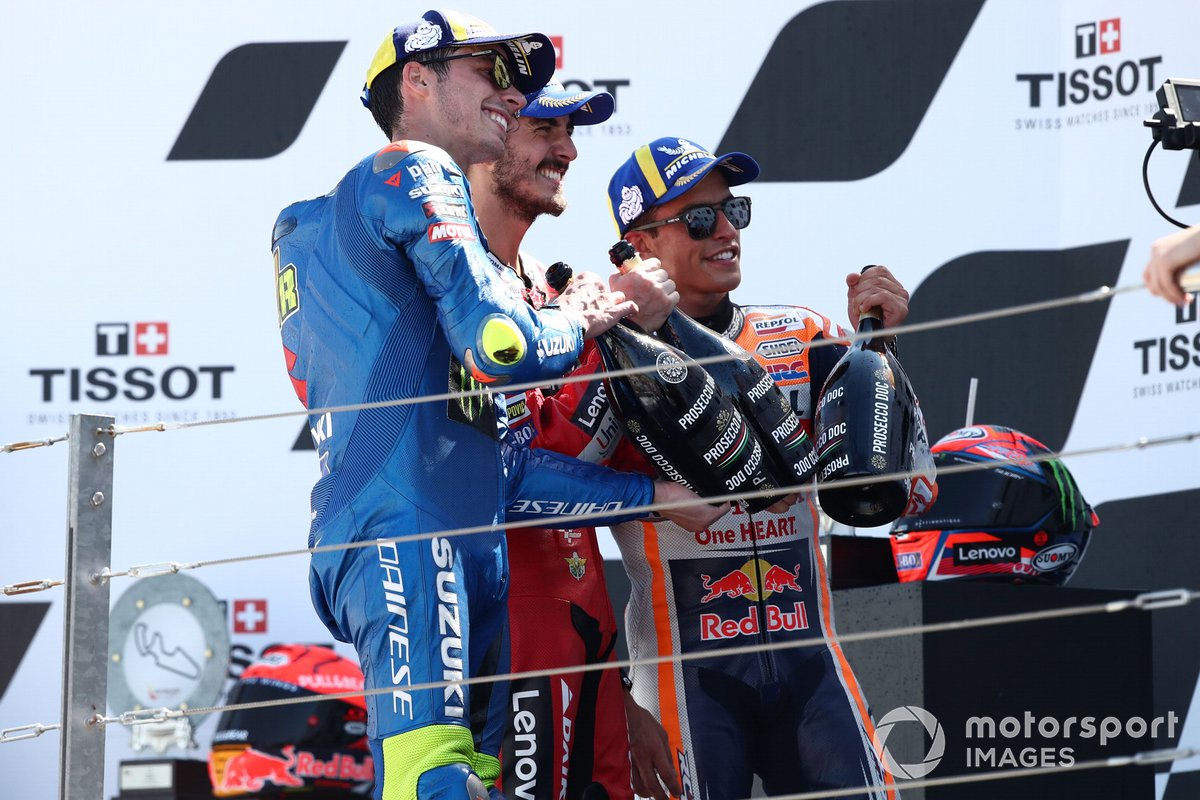 Francesco Bagnaia, Ducati Team, Marc Marquez, Repsol Honda Team, Joan Mir, Team Suzuki MotoGP sul podio
