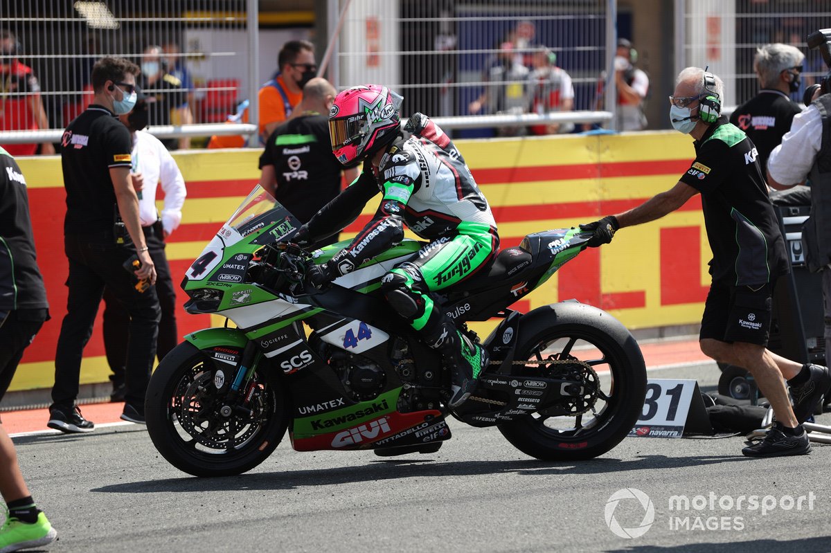 Lucas Mahias, Kawasaki Puccetti Racing - 11 caídas