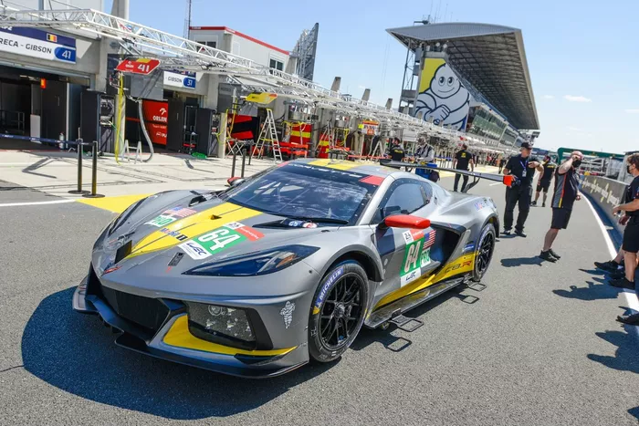 #64 Corvette Racing Chevrolet Corvette C8.R LMGTE Pro, Tommy Milner, Nicholas Tandy, Alexander Sims
