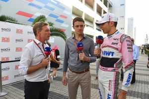 Esteban Ocon, Racing Point Force India F1 Team met Simon Lazenby, Sky TV en Paul di Resta, Sky TV