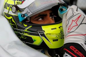 Enaam Ahmed, Hitech Bullfrog GP Dallara F317 - Mercedes-Benz