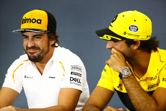 Fernando Alonso, McLaren, and Carlos Sainz Jr., Renault Sport F1 Team, in the Thursday press conference