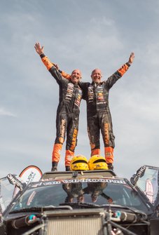 #347 Maxxis Dakar Team: Tim Coronel, Tom Coronel