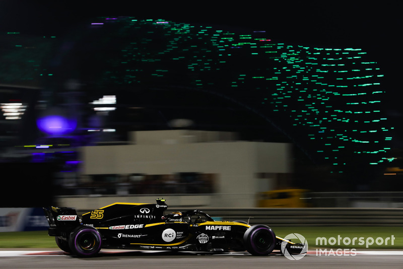 Sainz grapt over de regen
