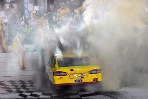 Joey Logano, Team Penske, Ford Fusion Shell Pennzoil celebrates his Championship