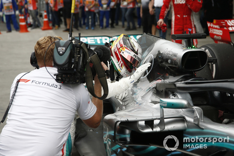Ganador de la carrera Lewis Hamilton, Mercedes-AMG F1 W09 EQ Power+ celebra