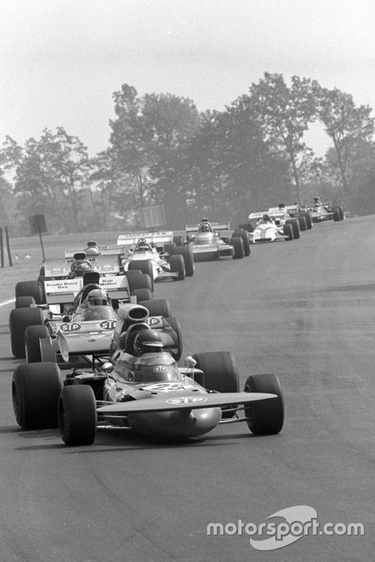 Ronnie Peterson(, March 711, leads John Surtees, Surtees TS9    