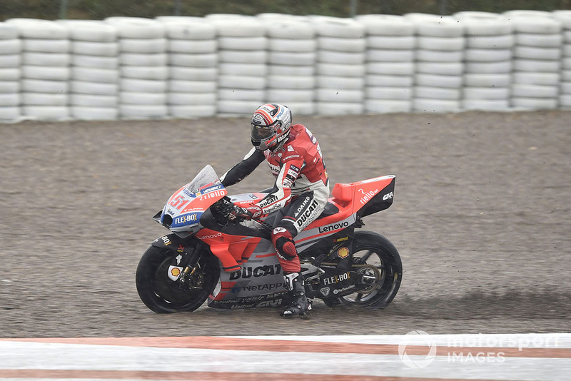 Michele Pirro, Ducati team runs wide