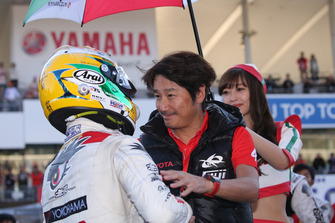 山本尚貴(TEAM MUGEN)、近藤真彦監督(KONDO RACING)