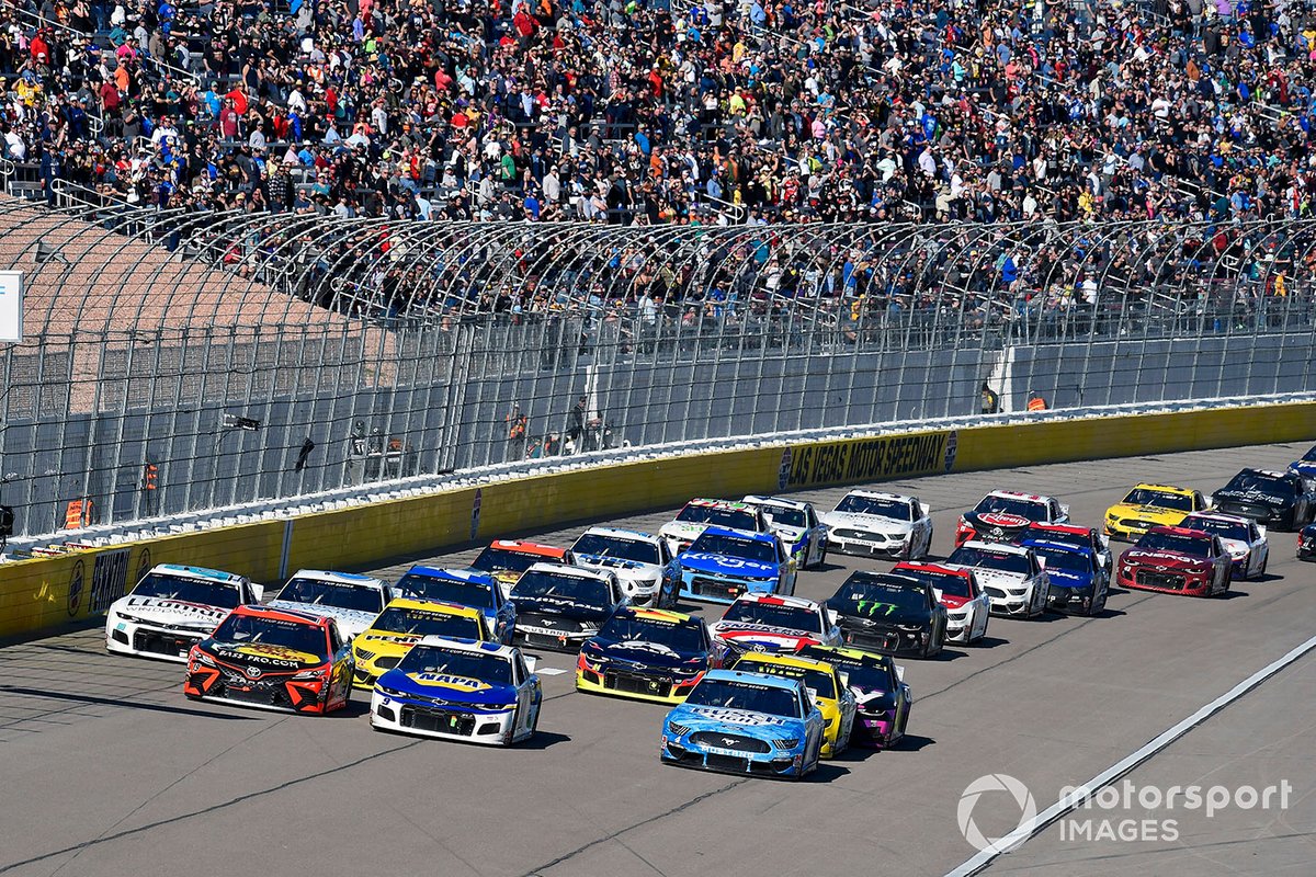 Chase Elliott, Hendrick Motorsports leads