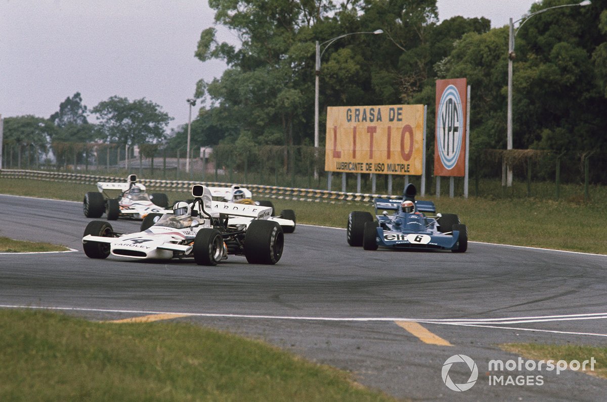 Denny Hulme, McLaren M19C Ford, Jackie Stewart, Tyrrell 005 Ford, Carlos Reutemann, Brabham BT37 Ford, y Peter Revson, McLaren M19C Ford