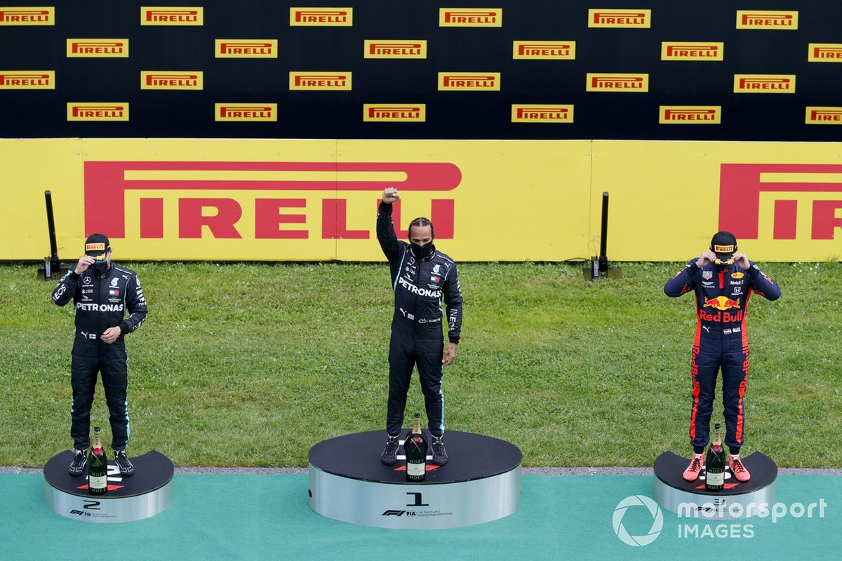 Valtteri Bottas, Mercedes F1 W11 EQ Performance, il vincitore Lewis Hamilton, Mercedes F1 W11 EQ Performance e Max Verstappen, Red Bull Racing sul podio