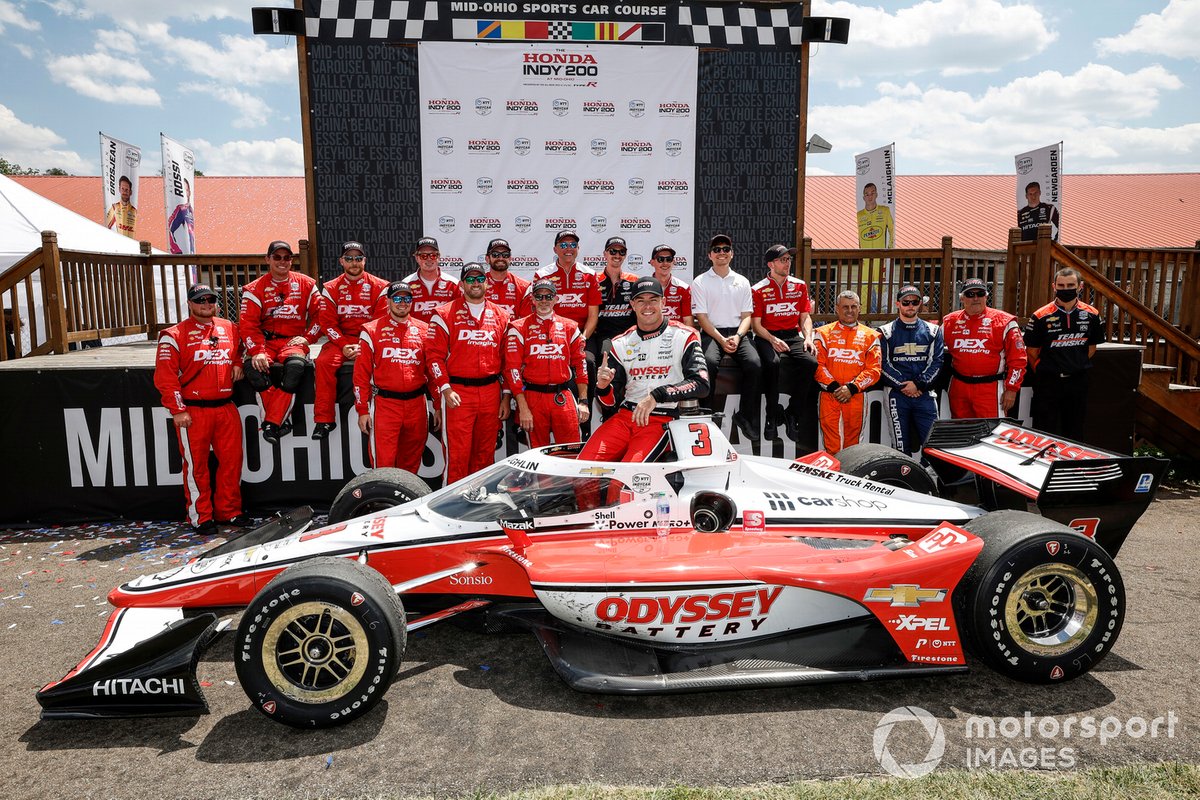 Ganador Scott McLaughlin, Team Penske Chevrolet, podio