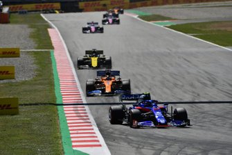 Alexander Albon, Toro Rosso STR14, Carlos Sainz Jr., McLaren MCL34, en Daniel Ricciardo, Renault R.S.19