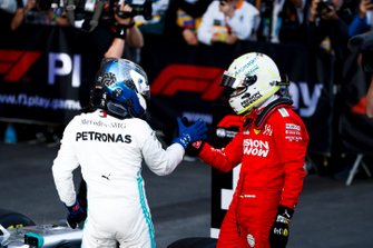 3. Sebastian Vettel, Ferrari ve Yarış galibi Valtteri Bottas, Mercedes AMG F1, Parc Ferme