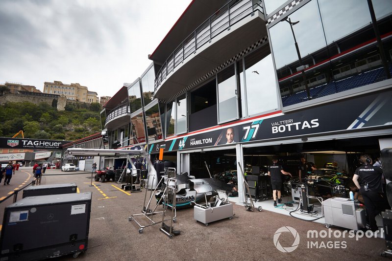 Mercedes AMG F1 Garage