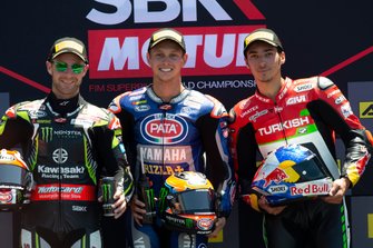 Tweede Jonathan Rea, Kawasaki Racing, Winnaar Michael van der Mark, Pata Yamaha, derde Toprak Razgatlioglu, Turkish Puccetti Racing