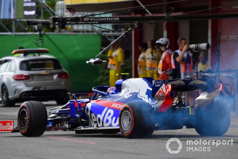 Alexander Albon, Toro Rosso STR14, dans la voie des stands