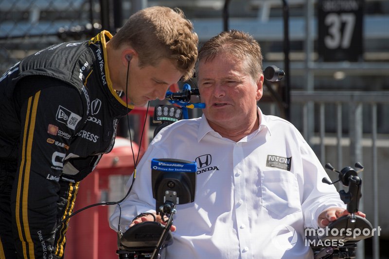 Marcus Ericsson, Arrow Schmidt Peterson Motorsports Honda, talks to team owner Sam Schmidt