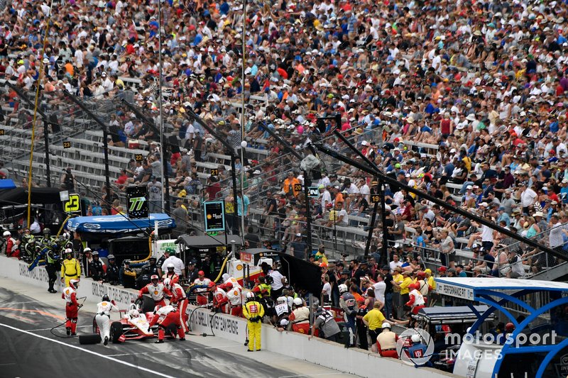 Josef Newgarden, Team Penske Chevrolet pit stop