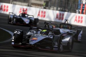 Oliver Rowland, Nissan e.Dams, Nissan IMO1 devant Lucas Di Grassi, Audi Sport ABT Schaeffler, Audi e-tron FE05 