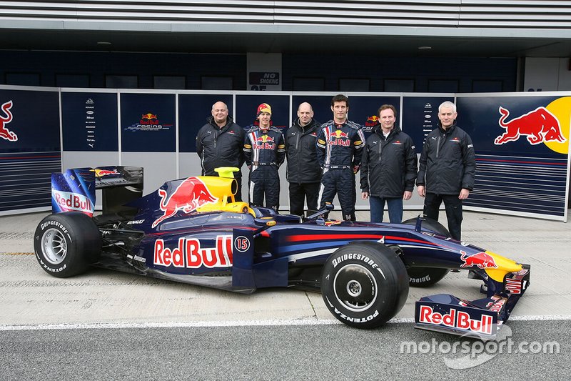 Rob Marshall, Red Bull Racing Chief Designer, Sebastian Vettel, Adrian Newey, Red Bull Racing Chief Technical Director, Mark Webber, Christian Horner, Red Bull Racing Sporting Director en Geoff Willis.
Red Bull Racing