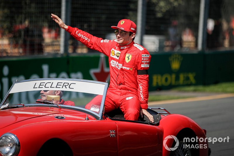 Charles Leclerc, Ferrari, durante la drivers parade