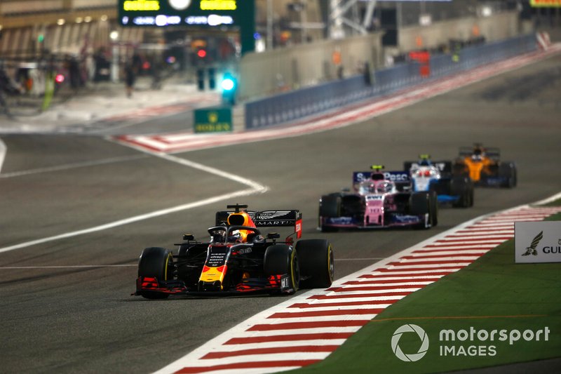 Max Verstappen, Red Bull Racing RB15, precede Lance Stroll, Racing Point RP19, e Robert Kubica, Williams FW42