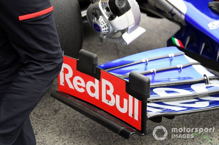 Scuderia Toro Rosso STR14, detalle del alerón delantero