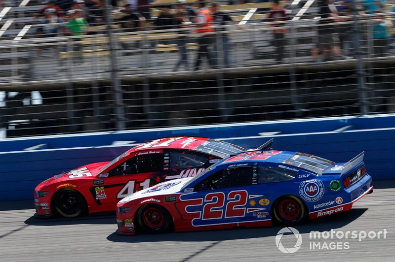 Joey Logano, Team Penske, Ford Mustang AAA Southern California Daniel Suarez, Stewart-Haas Racing, Ford Mustang Haas Automation