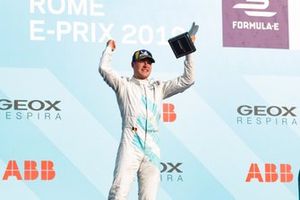 Stoffel Vandoorne, HWA Racelab, troisième, sur le podium