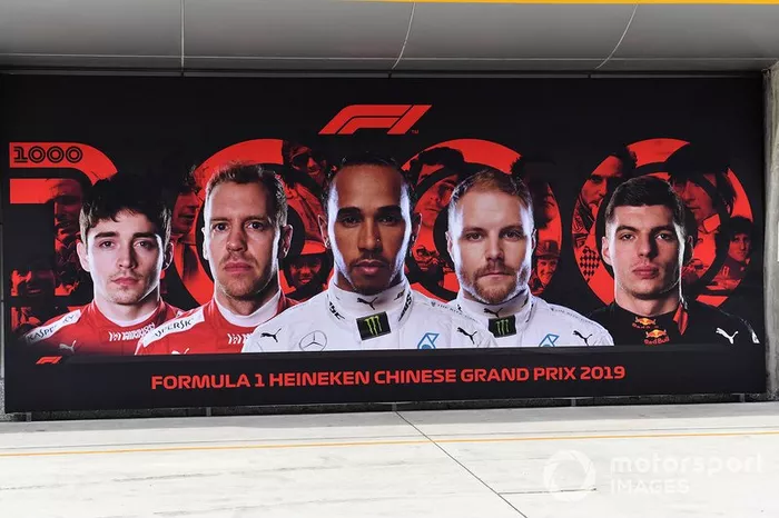 Charles Leclerc, Ferrari, Sebastian Vettel, Ferrari, Lewis Hamilton, Mercedes AMG F1, Valtteri Bottas, Mercedes AMG F1, y Max Verstappen, Red Bull Racing, en el  F1 1000