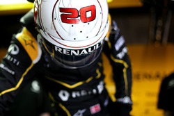 Kevin Magnussen, Renault Sport F1 Team RS16