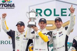 Podium GTLM : les vainqueurs Marcel Fässler, Tommy Milner, Oliver Gavin, Corvette Racing