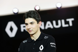 Esteban Ocon, Renault F1 Team test driver
