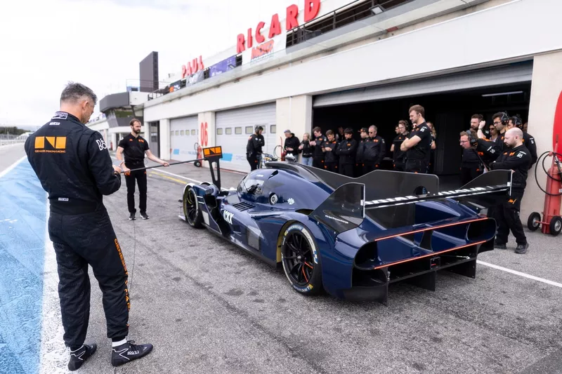 Jacky Ickx, Genesis Magma Racing