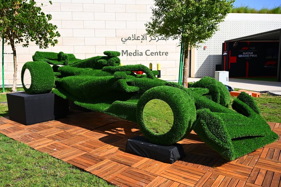 Un modelo de seto de un coche